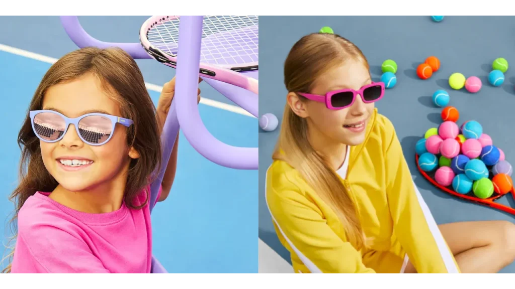 Twee meisjes dragen Polaroid overzetbrillen met kleurversterkende glazen op tennisbaan